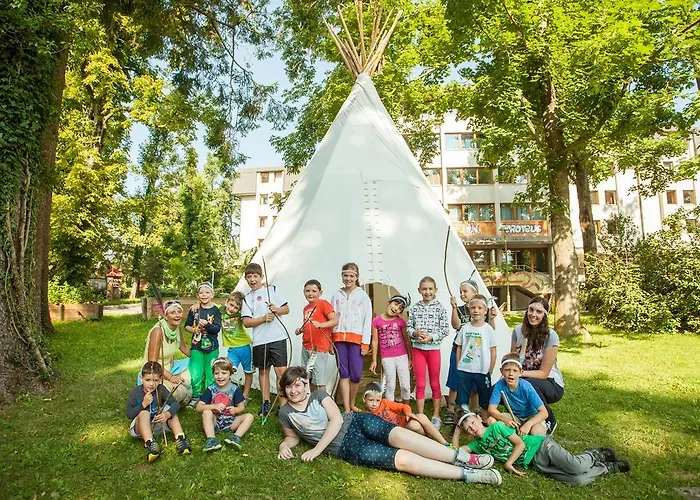 Youth Proteus Albergue